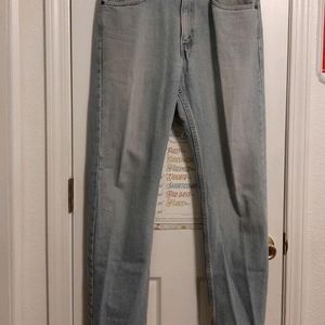 Regular fit Levi Strauss W33 L32. Asking $13.00